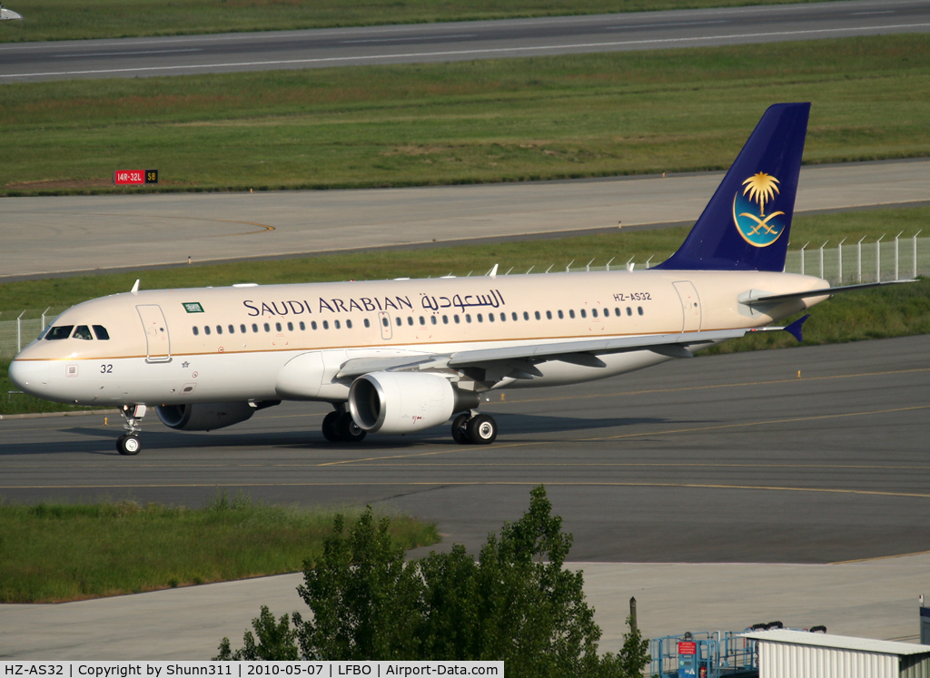 HZ-AS32, 2010 Airbus A320-214 C/N 4273, Delivery day...