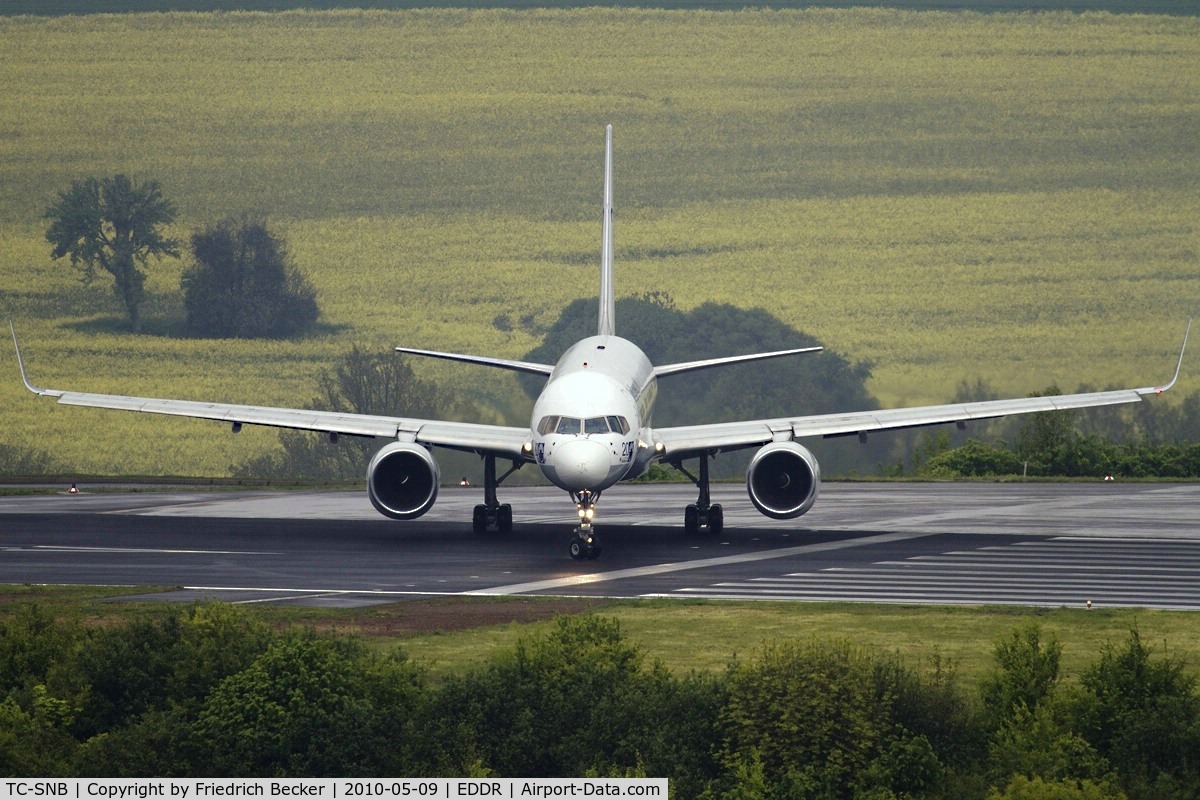 TC-SNB, 1994 Boeing 757-2Q8 C/N 26271, line up RW09 to Antalya