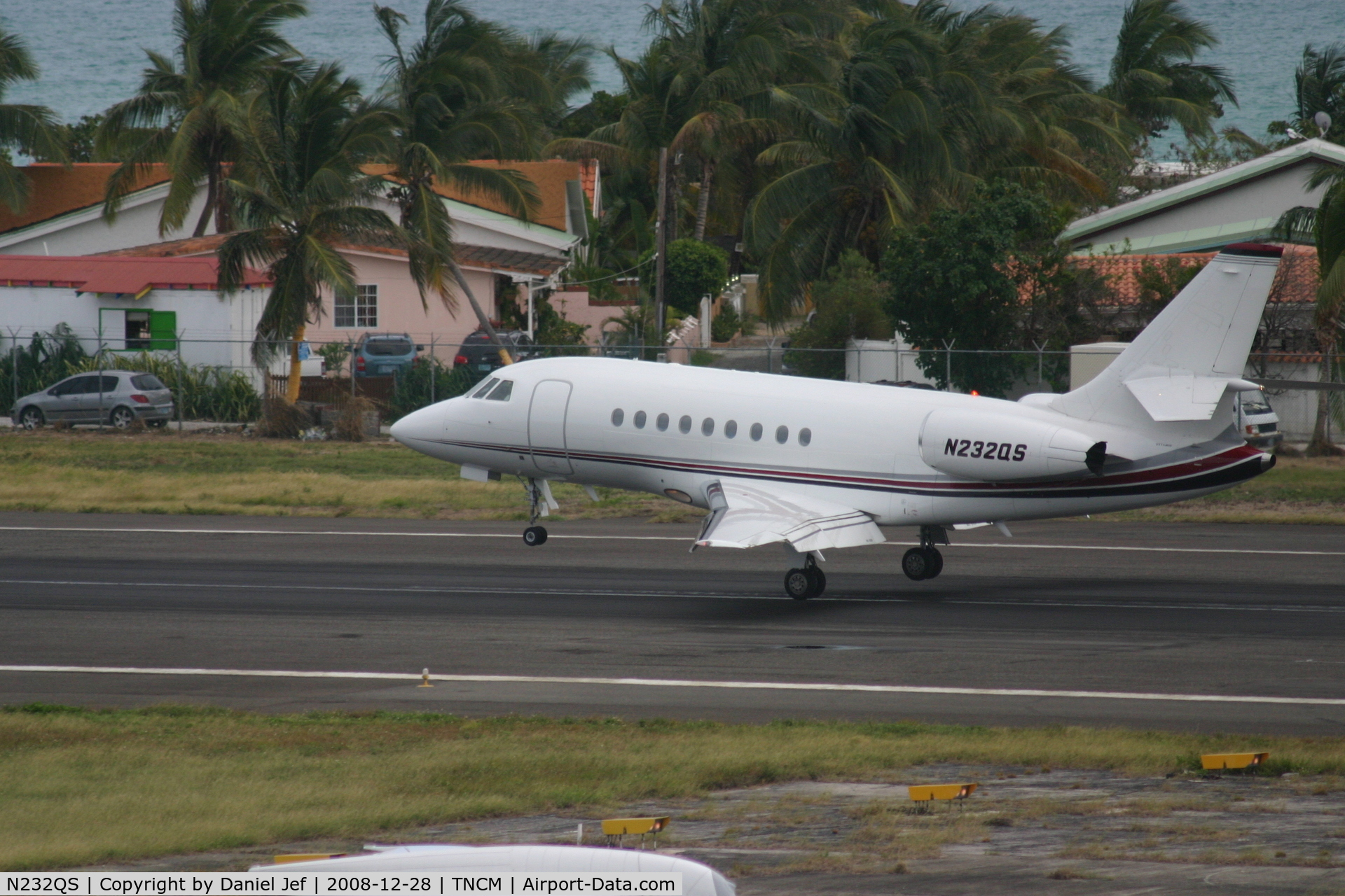 N232QS, 2007 Dassault Falcon 2000EX C/N 115, N232QS landing at TNCM runway 10