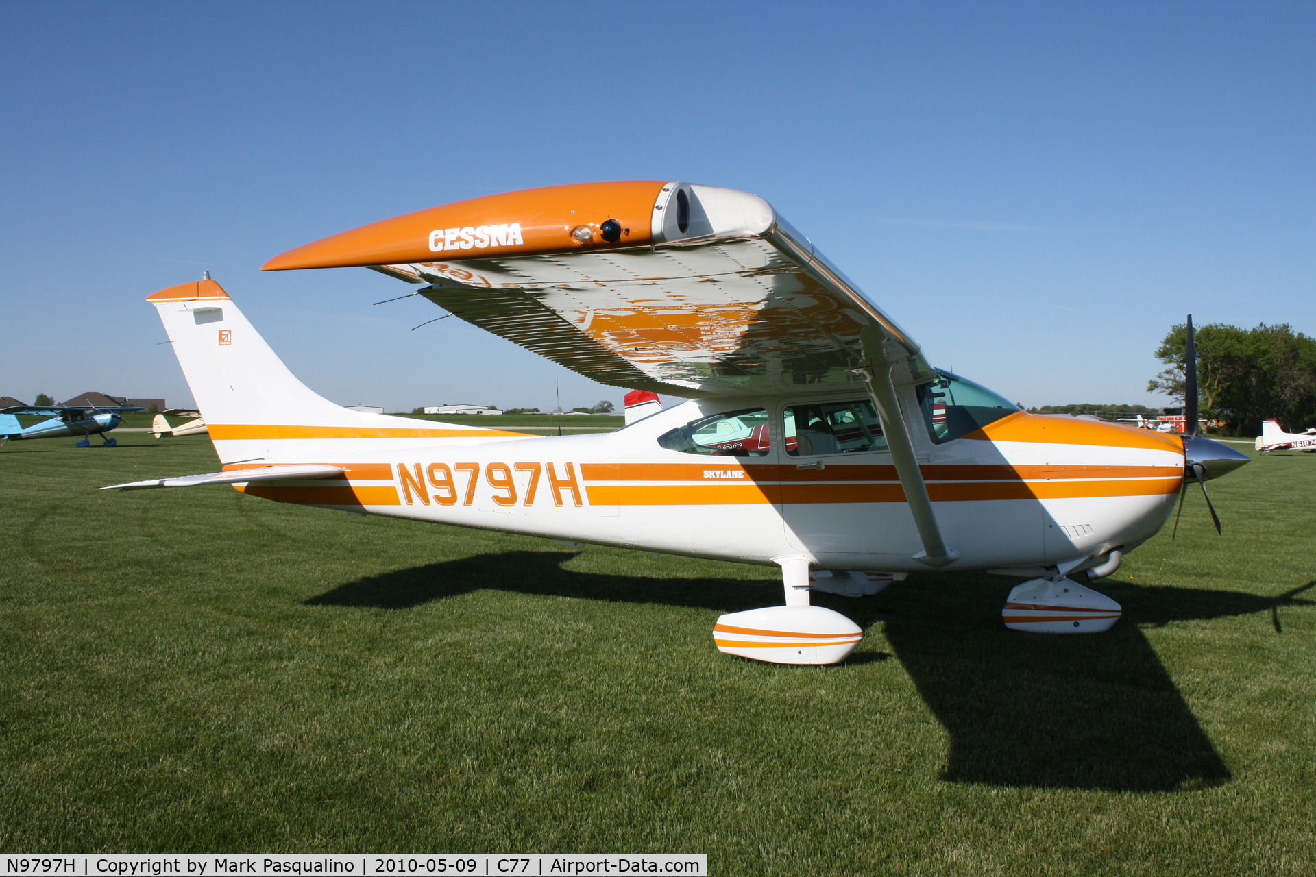 N9797H, 1981 Cessna 182R Skylane C/N 18268031, Cessna 182R