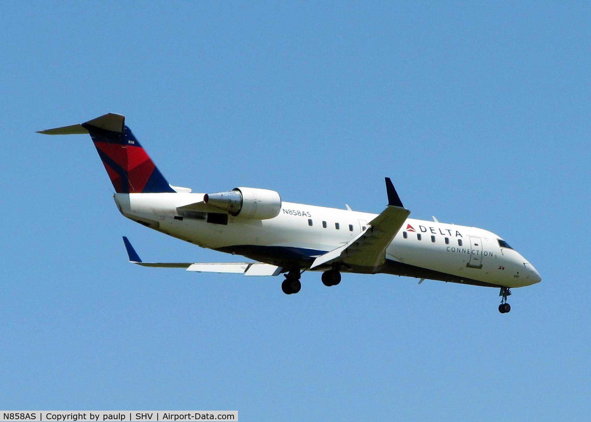 N858AS, 2000 Bombardier CRJ-200ER (CL-600-2B19) C/N 7417, Landing at Shreveport Regional.