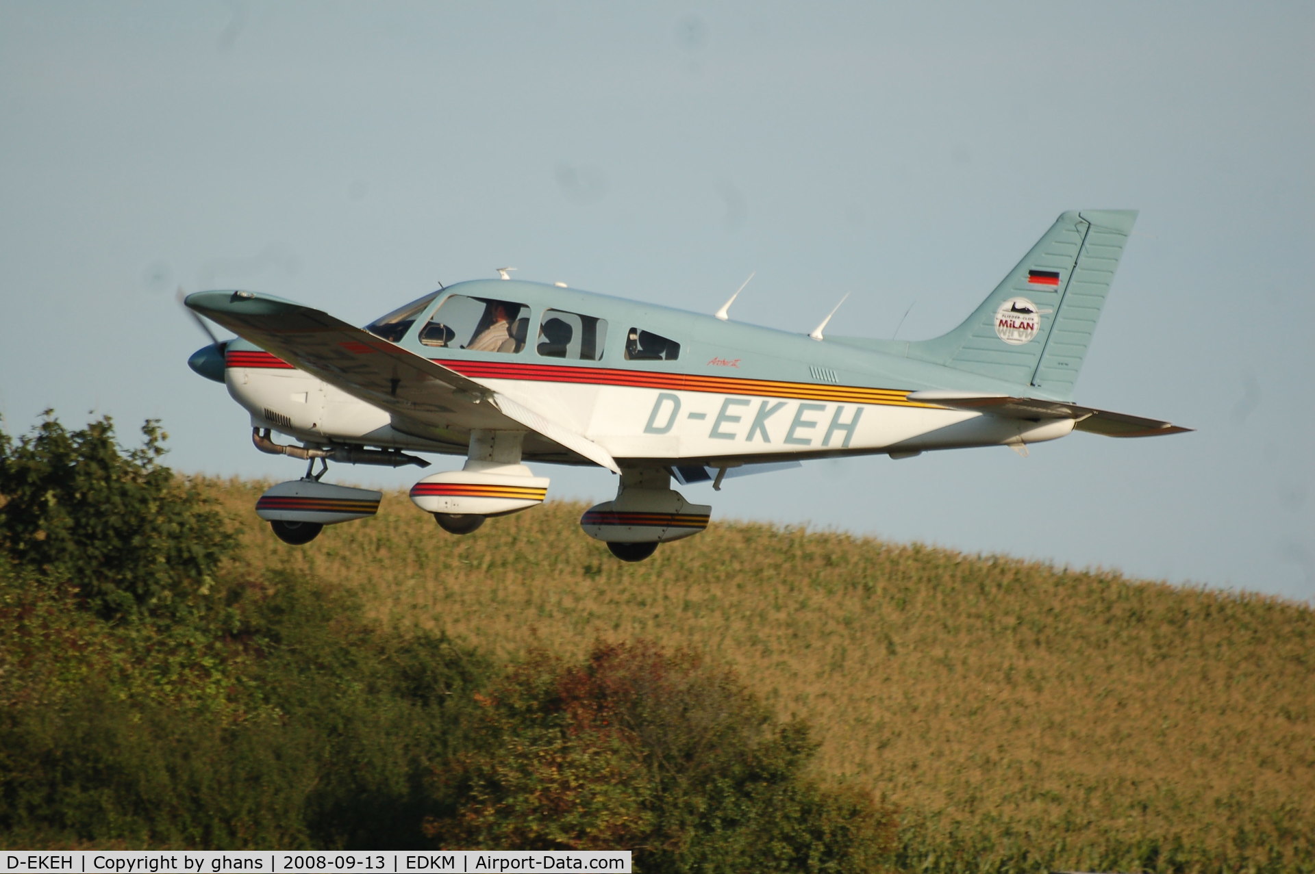 D-EKEH, 1994 Piper PA-28-181 ARCHER II C/N 2890080, Short after take-off at Meschede-Schüren