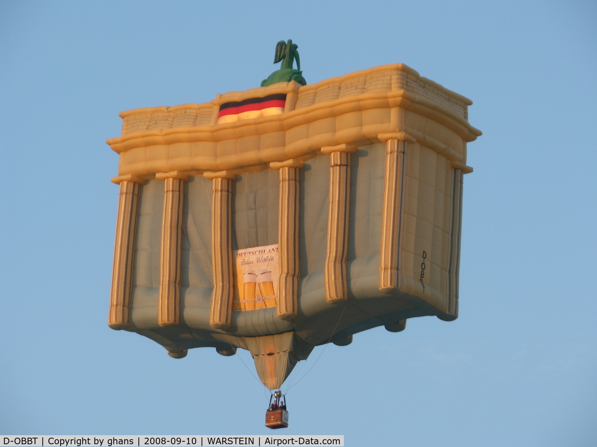 D-OBBT, 1992 Cameron Balloons Brandenburg Tor C/N 2742, Copy of the Brandenburg Tor at Berlin, Germany