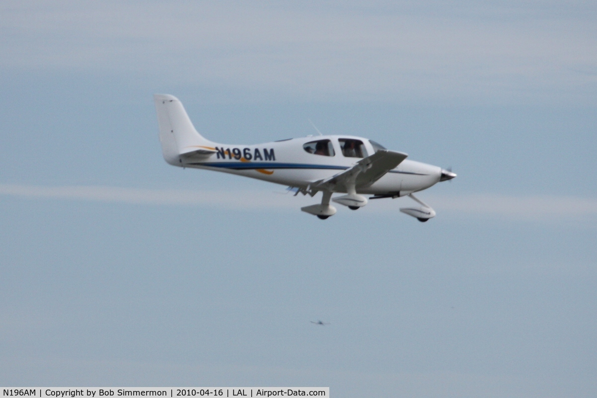 N196AM, 2000 Cirrus SR20 C/N 1105, Arriving at Lakeland, FL during Sun N Fun 2010.