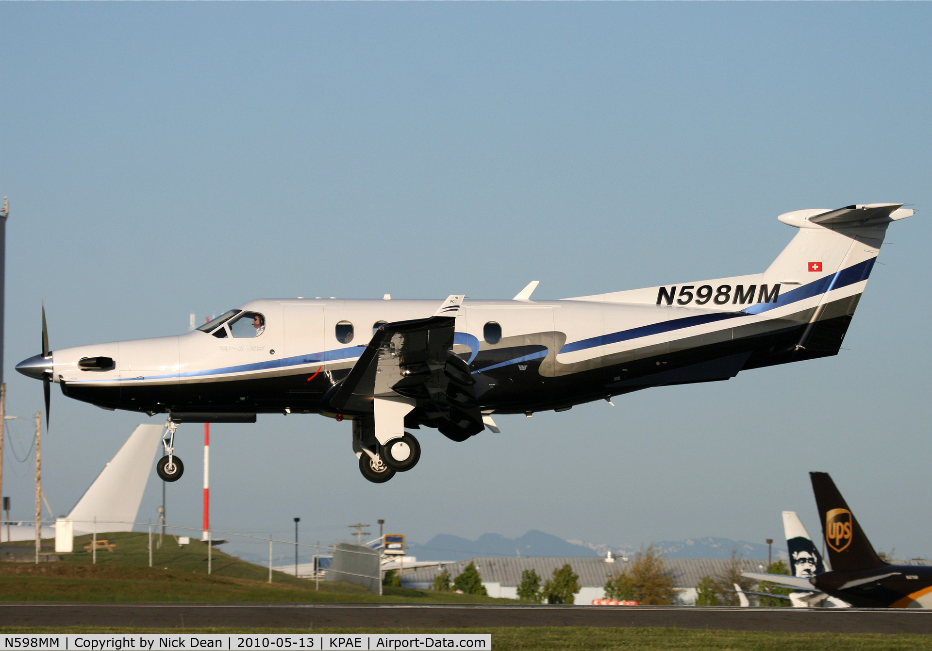 N598MM, 2004 Pilatus PC-12/45 C/N 598, KPAE