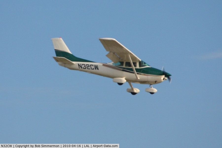 N32CW, 1977 Cessna 182Q Skylane C/N 18265680, Arriving at Lakeland, FL during Sun N Fun 2010.