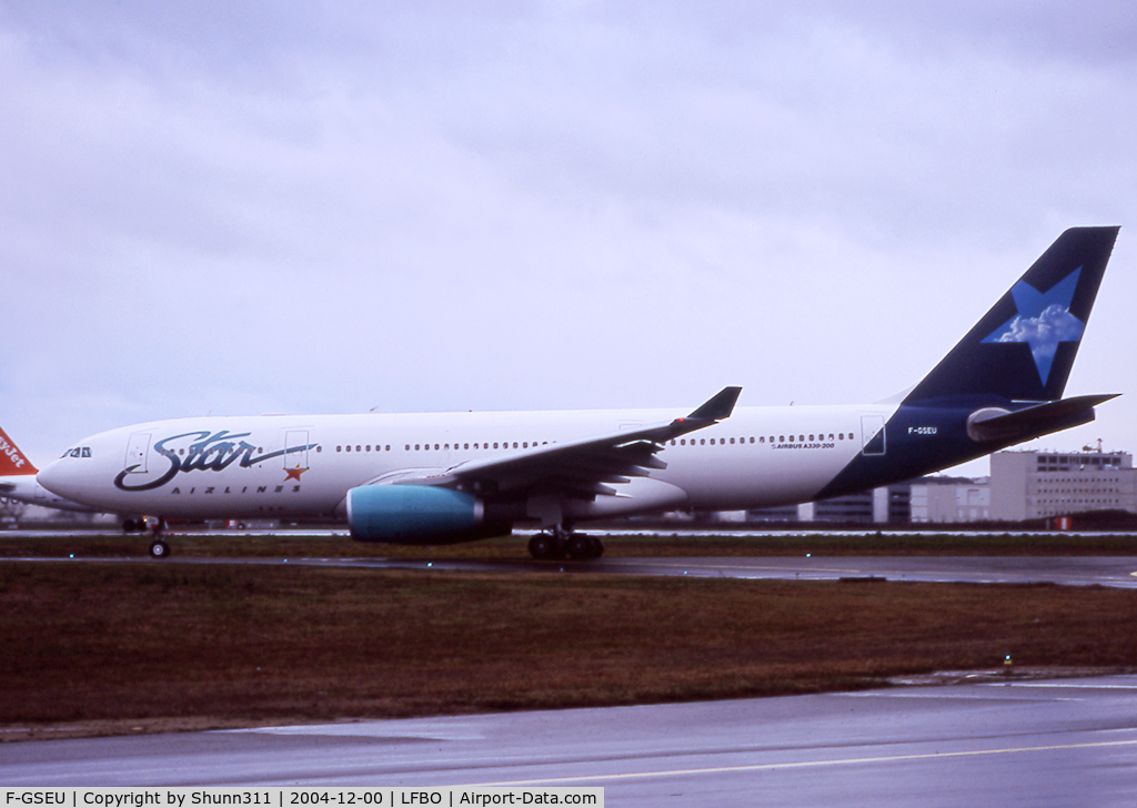 F-GSEU, 2004 Airbus A330-243 C/N 635, Taxiing holding point rwy 32R for departure...