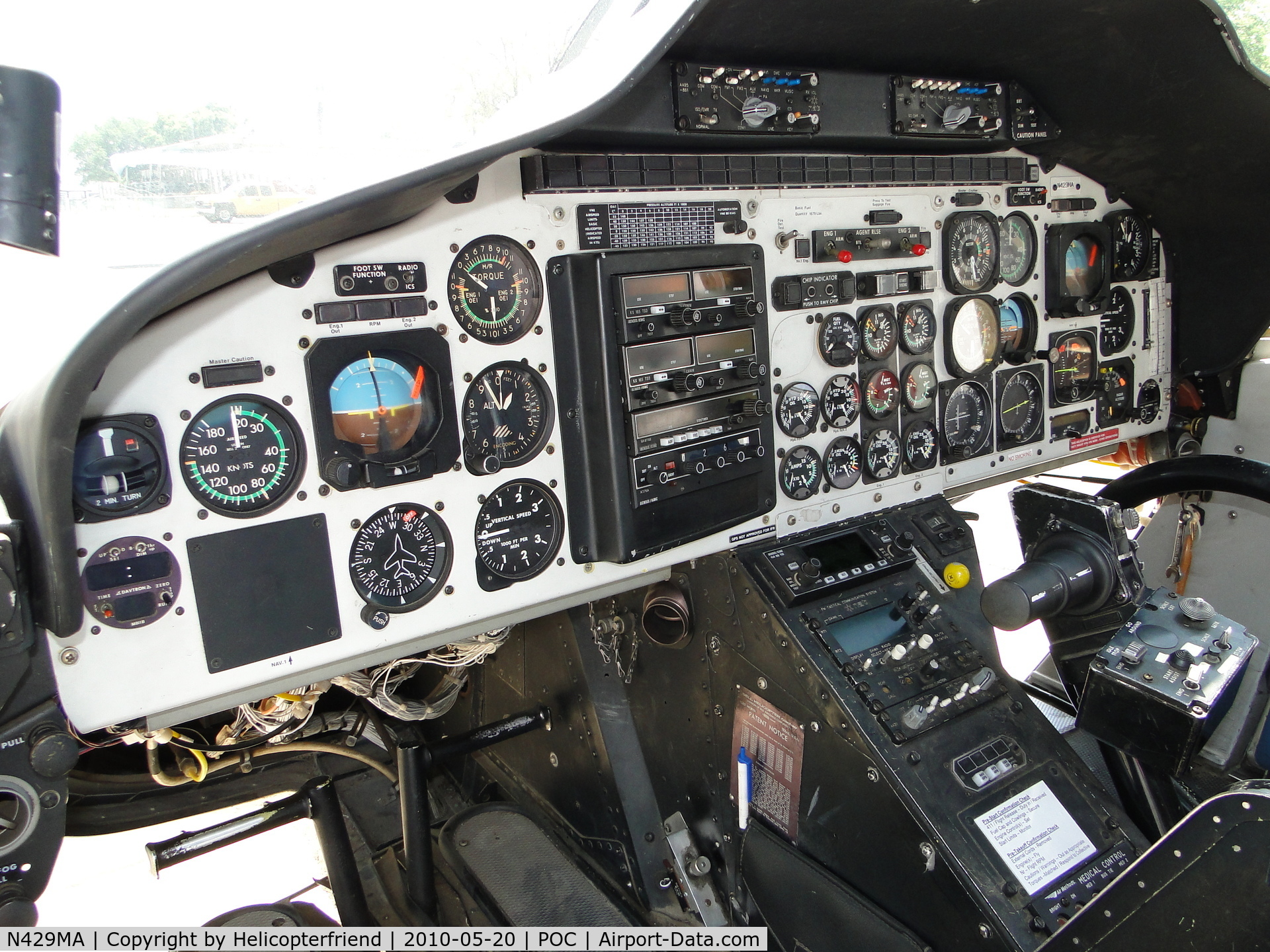N429MA, 1984 Bell 222UT C/N 47523, Cockpit area