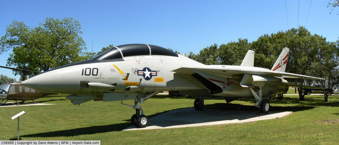 158999, Grumman F-14A-70-GR Tomcat C/N 60, Displayed at the front gate - NASJRB Fort Worth