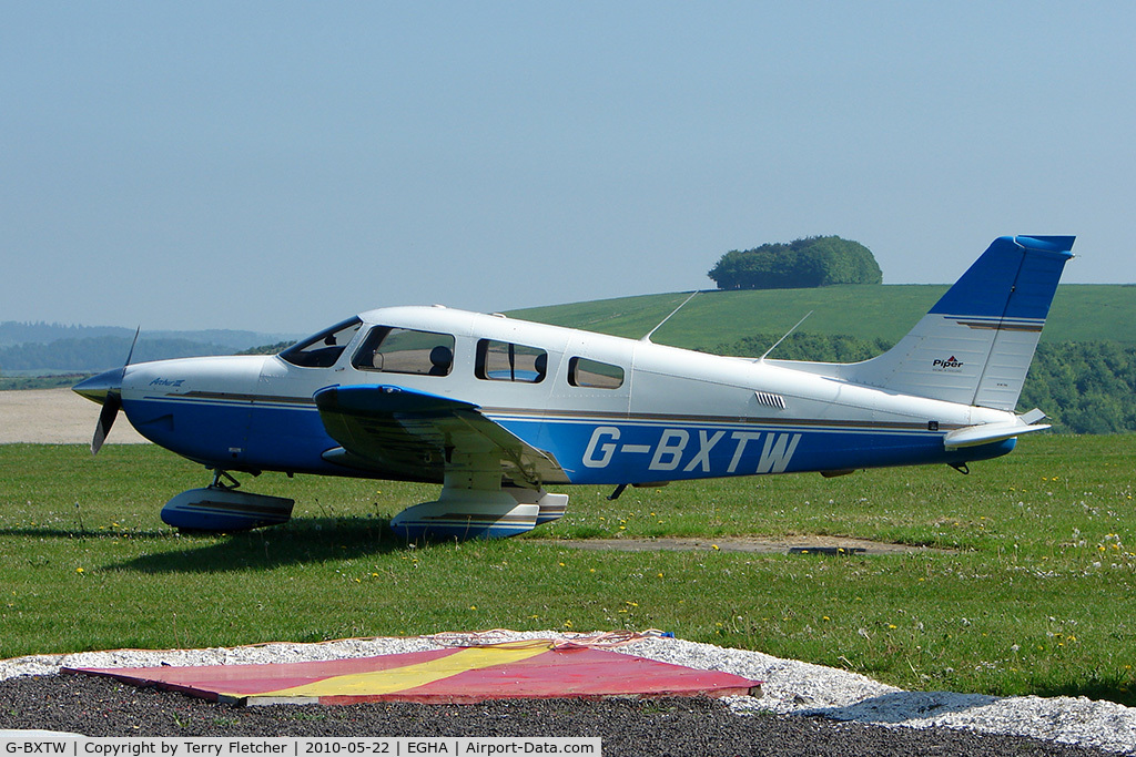 G-BXTW, 1998 Piper PA-28-181 Cherokee Archer III C/N 2843137, 1998 New Piper Aircraft Inc PIPER PA-28-181 at Compton Abbas on 2010 French Connection Fly-In Day