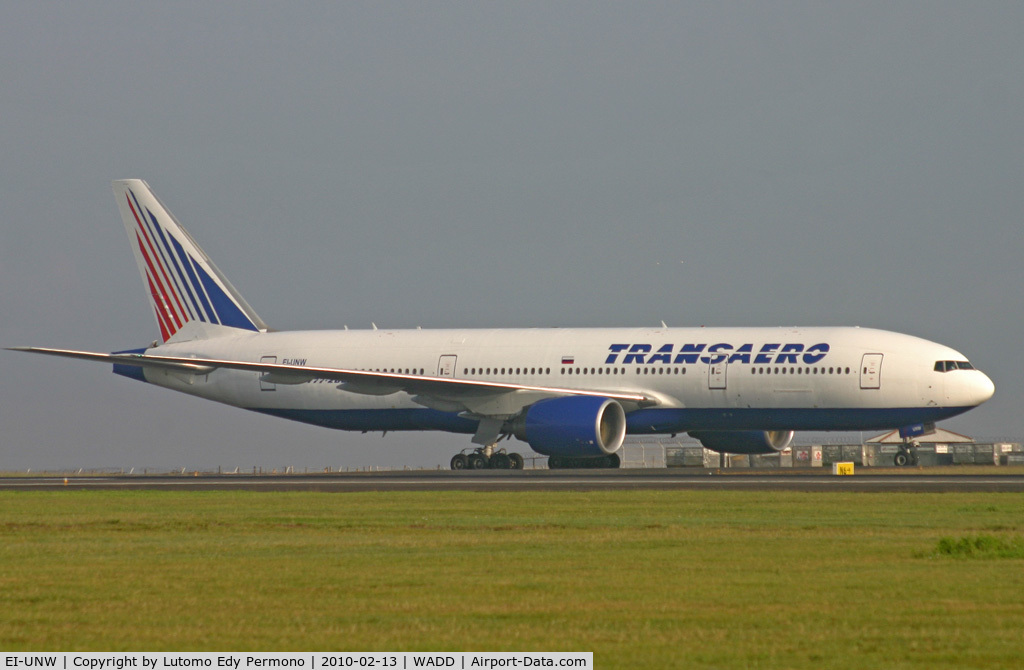 EI-UNW, 1999 Boeing 777-222 C/N 30214, Transaero