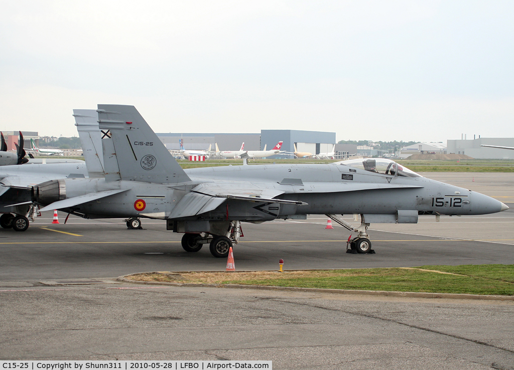 C15-25, McDonnell Douglas EF-18A Hornet C/N 0591/A498, Parked @ LFBO and used as a spare for Air Expo Airshow 2010 @ LFBR...