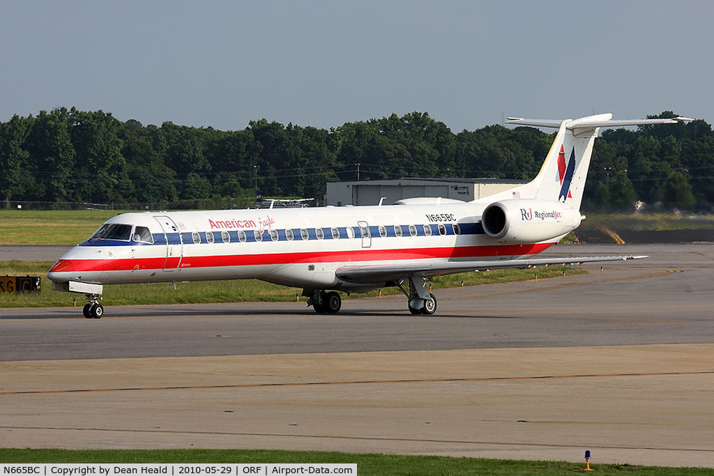 N665BC, 2004 Embraer ERJ-145LR (EMB-145LR) C/N 145783, American Eagle N665BC (FLT EGF3622) taxiing to RWY 23 for departure to Miami Int'l (KMIA).
