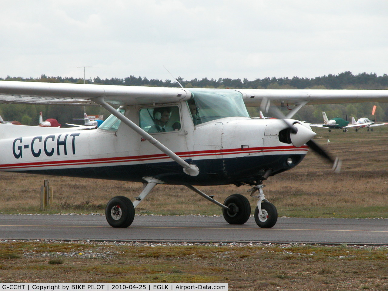G-CCHT, 1983 Cessna 152 C/N 152-85176, HOTEL TANGO TAXYING TO RWY 25