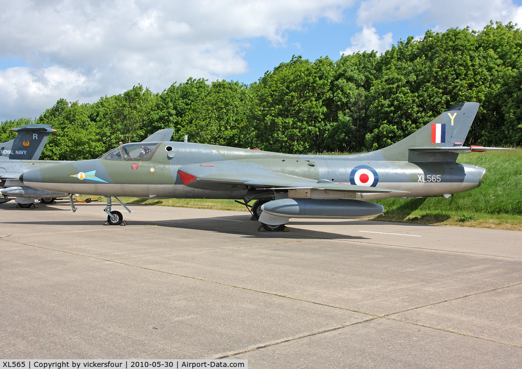 XL565, 1958 Hawker Hunter T.7 C/N 41H/693716, Wearing 208 Squadron markings, coded 'Y'. Bruntingthorpe.