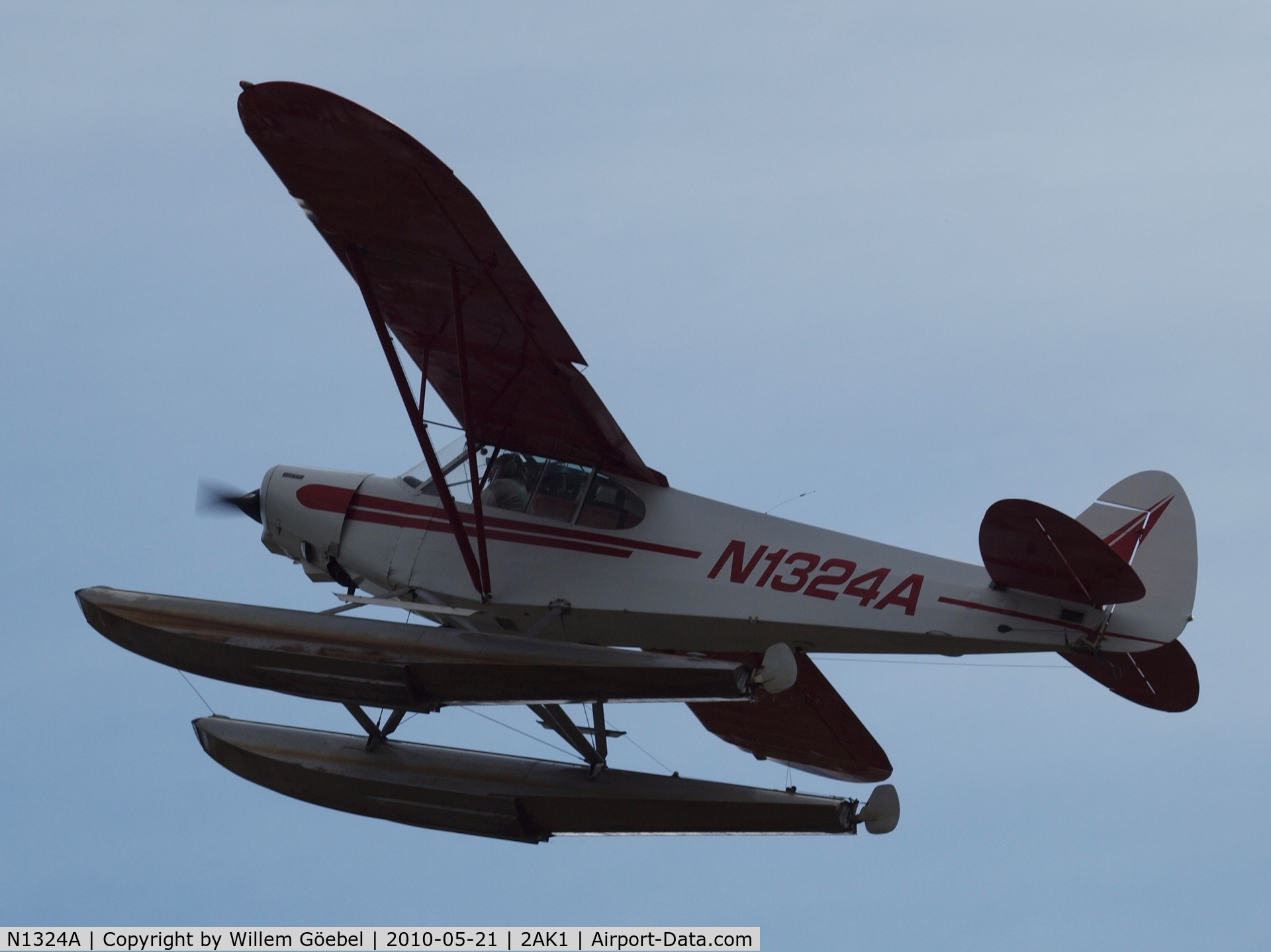 N1324A, 1951 Piper PA-18-125 Super Cub C/N 18-1134, Op de Tanana rivier met de Discovery III