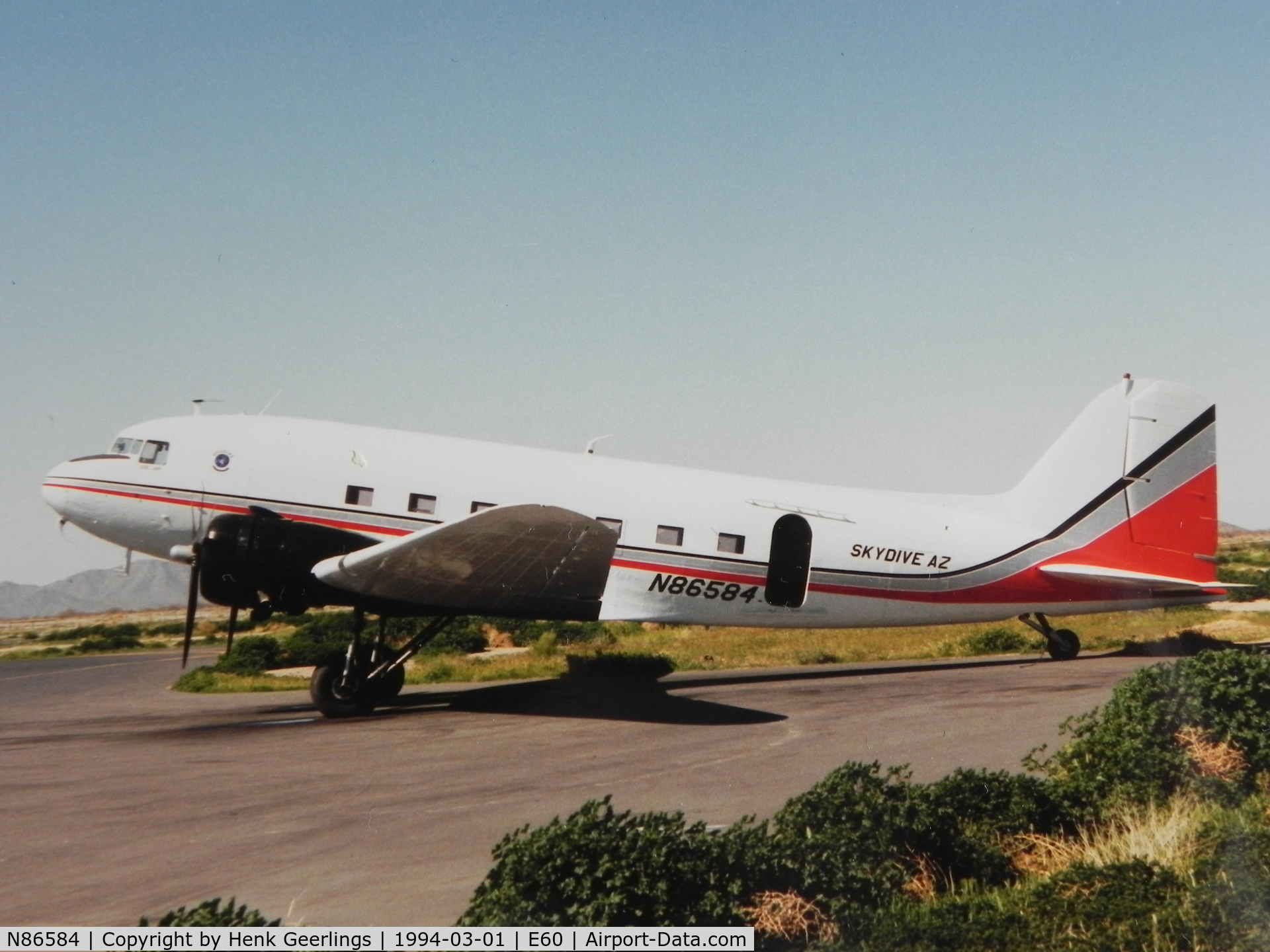 N86584, 1942 Douglas DC-3-G202A C/N 4935, Sky Dive Arizona ; Scan from photo I made in 1994 