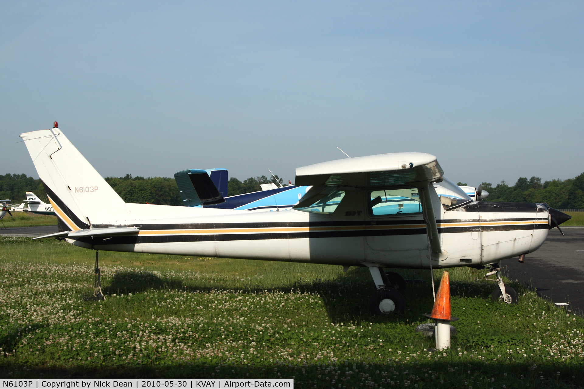 N6103P, 1981 Cessna 152 C/N 15284975, KVAY