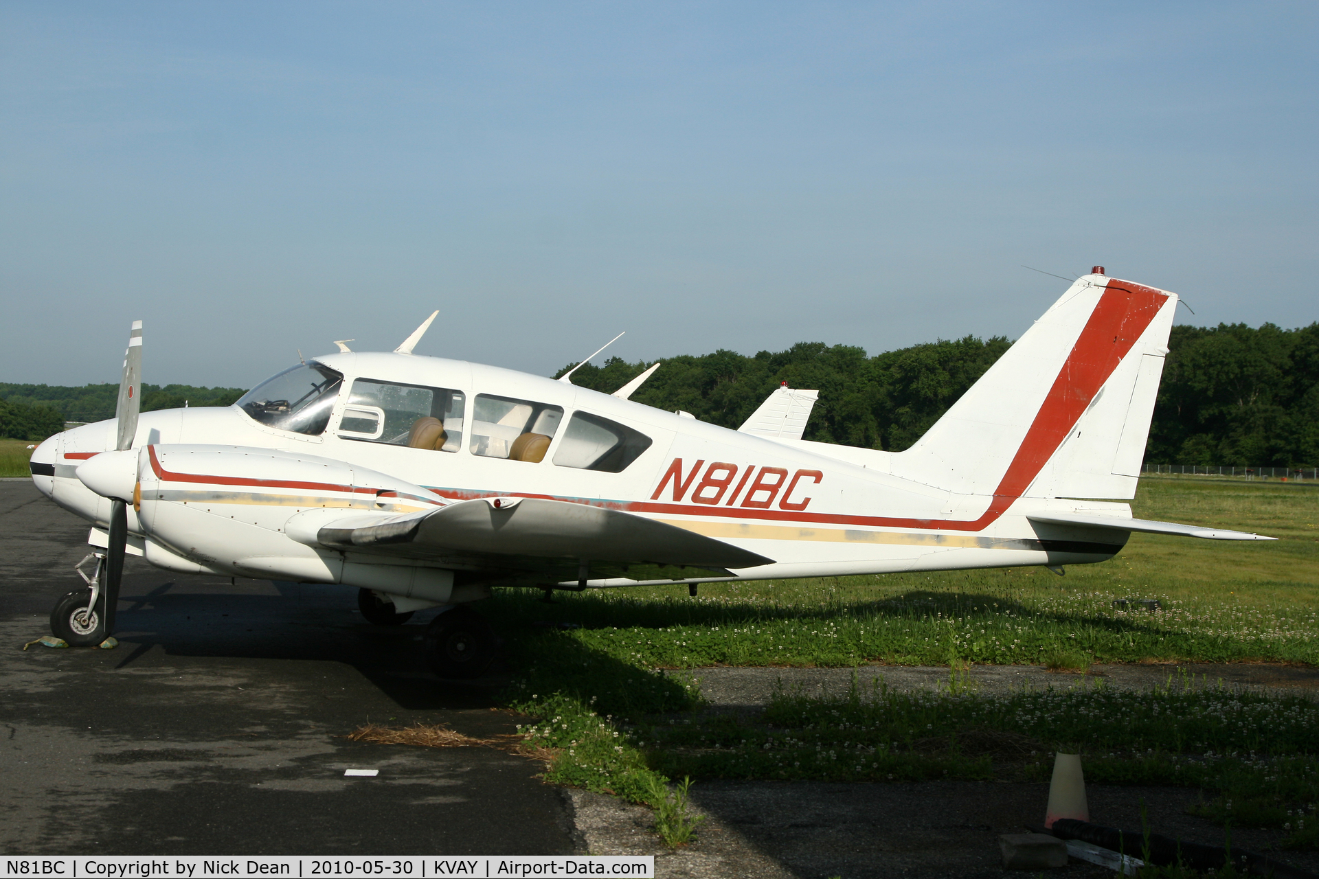 N81BC, 1963 Piper PA-23-235 Apache C/N 27-580, KVAY