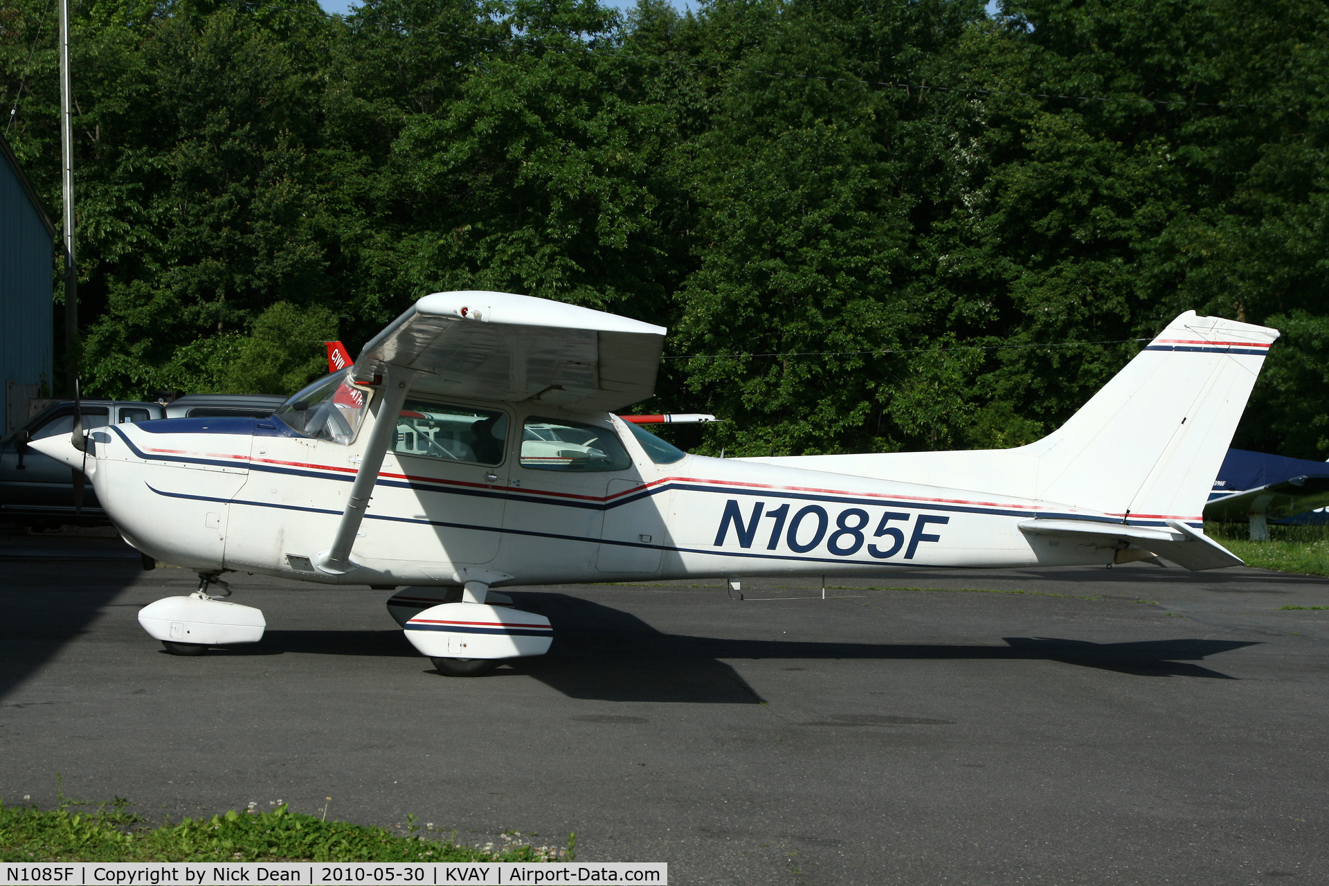 N1085F, 1979 Cessna 172N C/N 17272951, KVAY