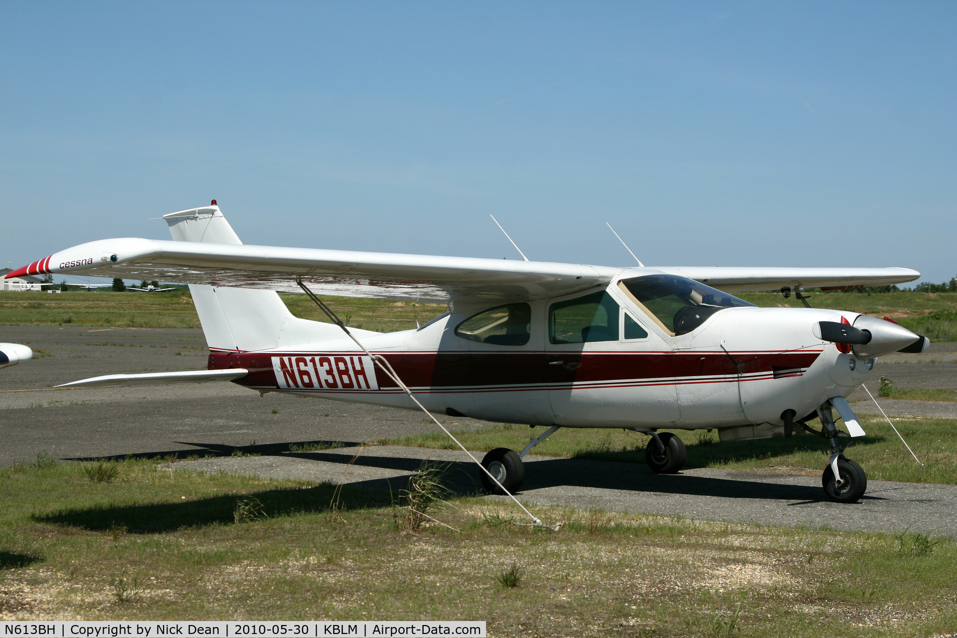 N613BH, 1976 Cessna 177RG Cardinal C/N 177RG0844, KBLM