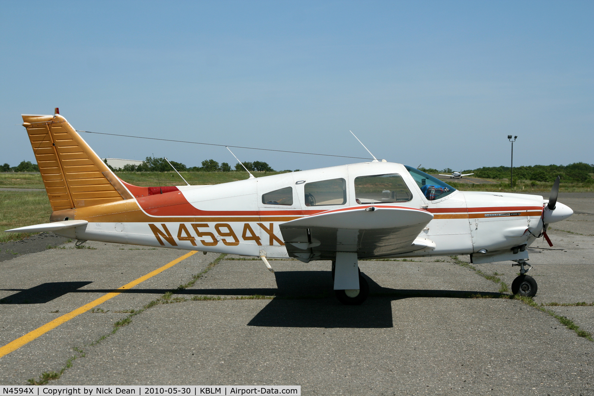 N4594X, 1975 Piper PA-28R-200 C/N 28R-7635088, KBLM