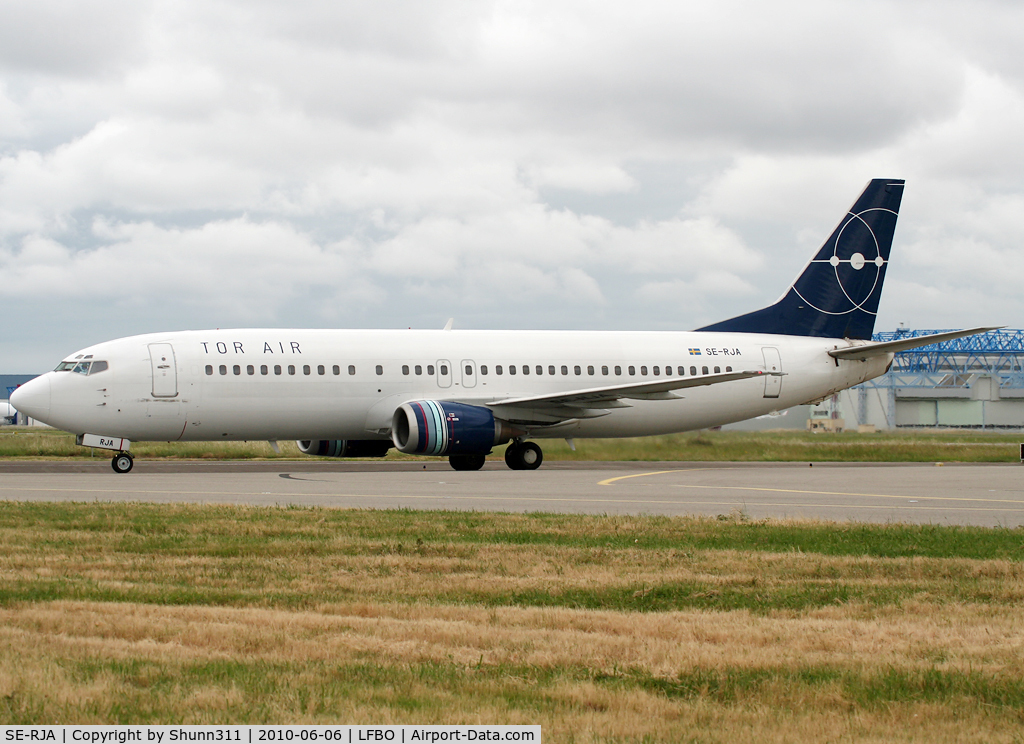 SE-RJA, 1994 Boeing 737-4Q8 C/N 26302, Taxiing to the terminal... Air Mediterranee flight :)