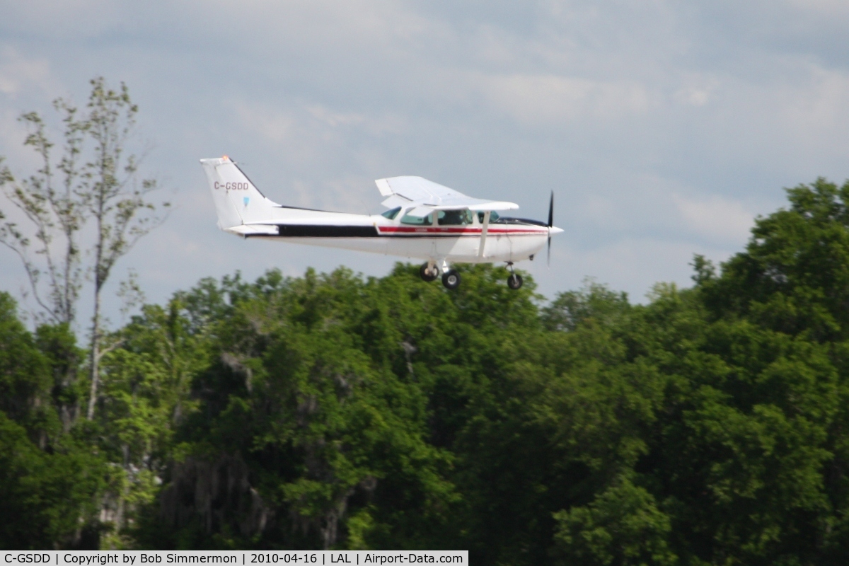 C-GSDD, 1983 Cessna 172Q Cutlass C/N 17275999, Arriving at Lakeland, Florida during Sun N Fun 2010.