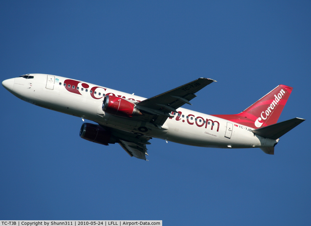 TC-TJB, 1997 Boeing 737-3Q8 C/N 27633/2878, Taking off rwy 18R