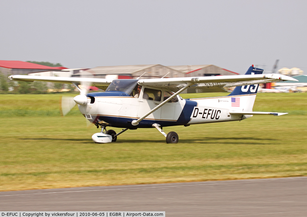 D-EFUC, Cessna 172S C/N 172S-8003, Privately operated Cessna 172S (c/n 172S-8003). Breighton.