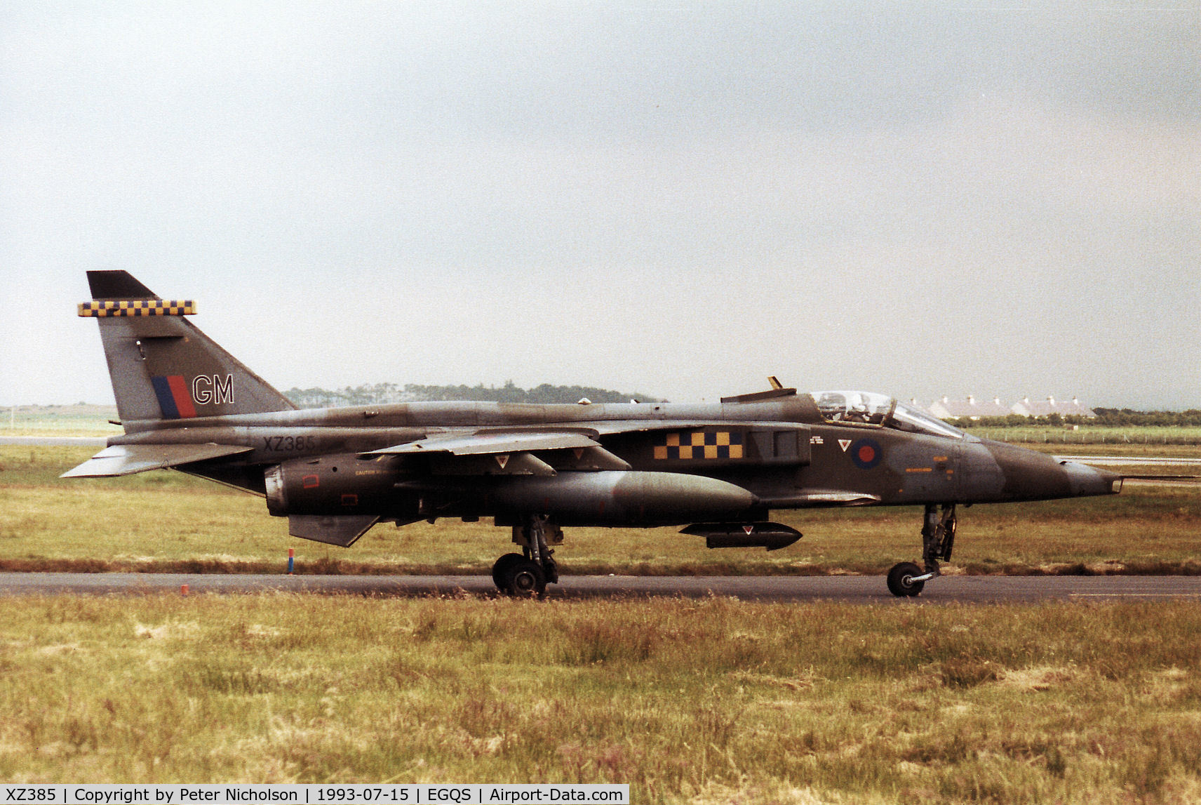XZ385, 1977 Sepecat Jaguar GR.1A C/N S.150, Jaguar GR.1A of 54 Squadron at RAF Coltishall taxying to the active runway at RAF Lossiemouth in the Summer of 1993.