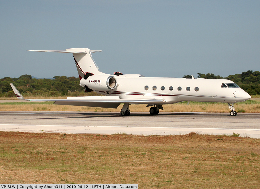VP-BLW, 2006 Gulfstream Aerospace GV-SP (G550) C/N 5129, Landing rwy 23