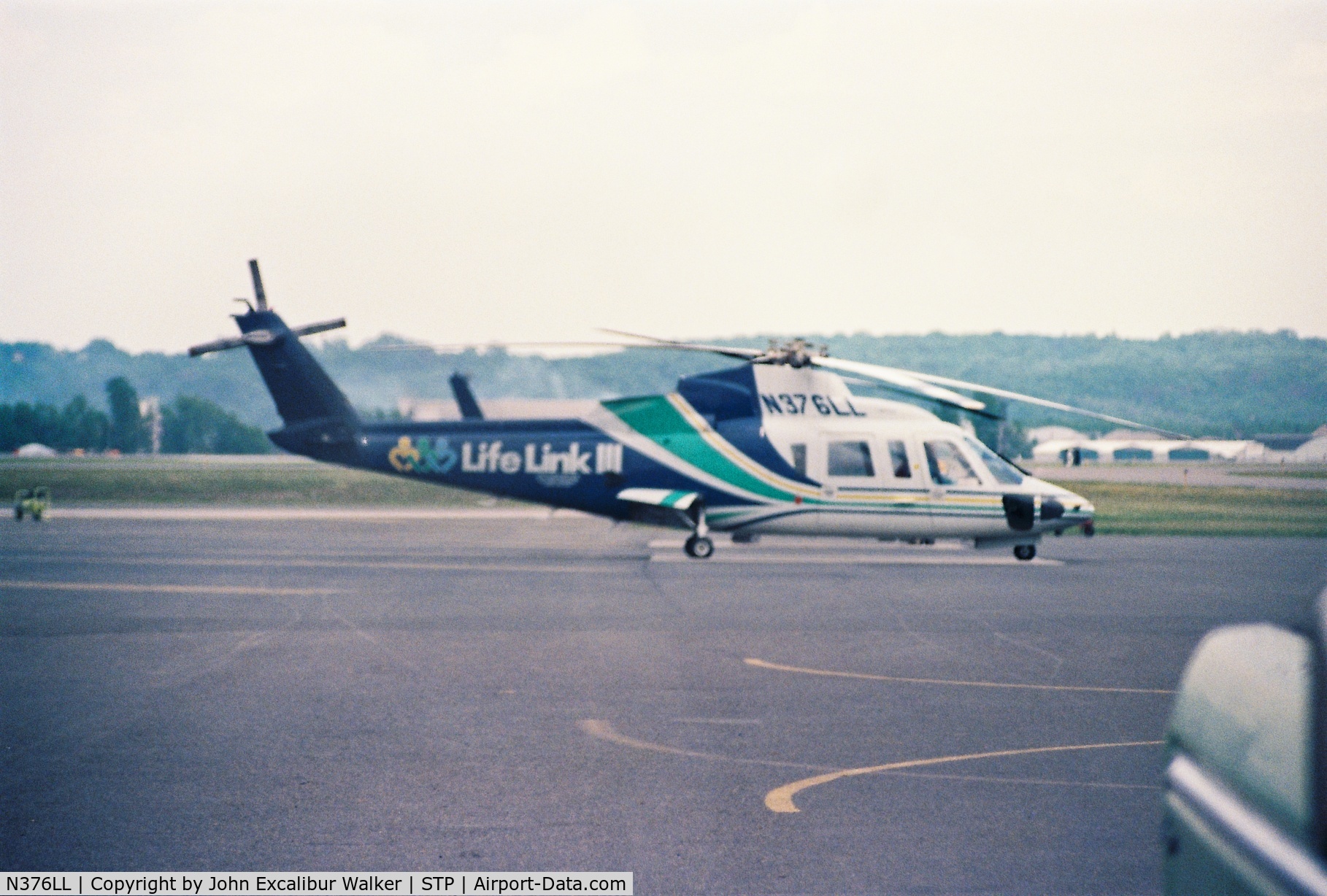 N376LL, 1980 Sikorsky S-76A C/N 760055, Caught it seconds from start up.