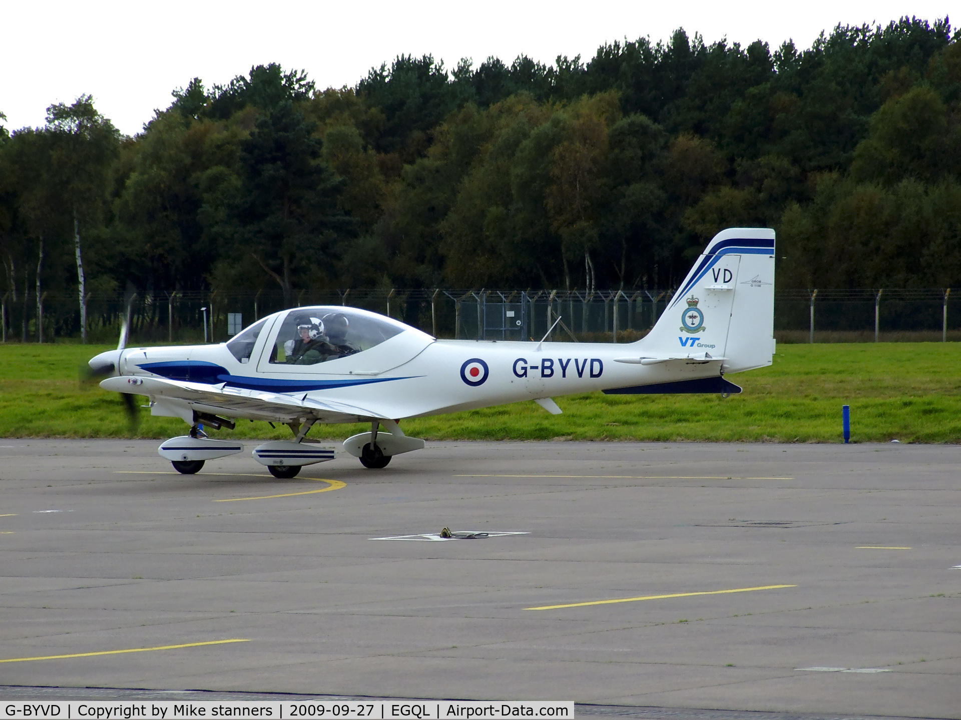 G-BYVD, 2000 Grob G-115E Tutor T1 C/N 82114/E, 1EFTS/12AEF Tutor taxiing out for another air experience flight