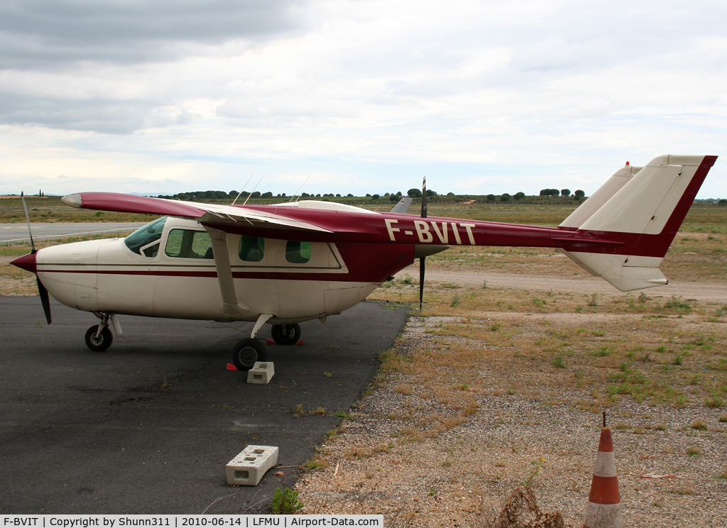 F-BVIT, Reims F337G Super Skymaster C/N 0066, Parked here...