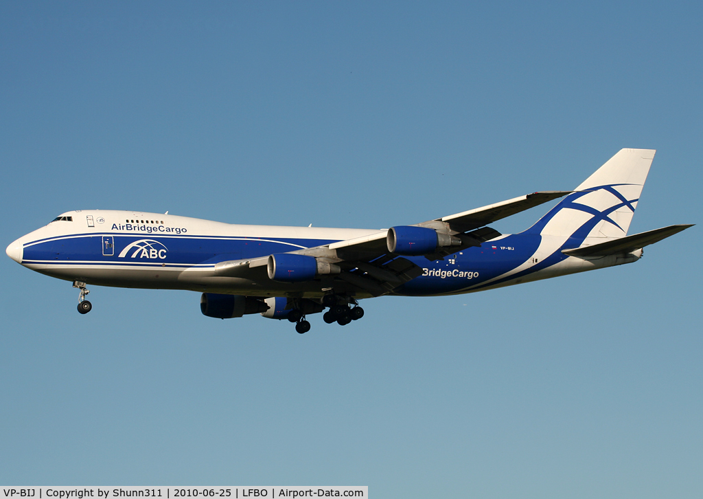 VP-BIJ, 1991 Boeing 747-281F/SCD C/N 25171, Landing rwy 32L