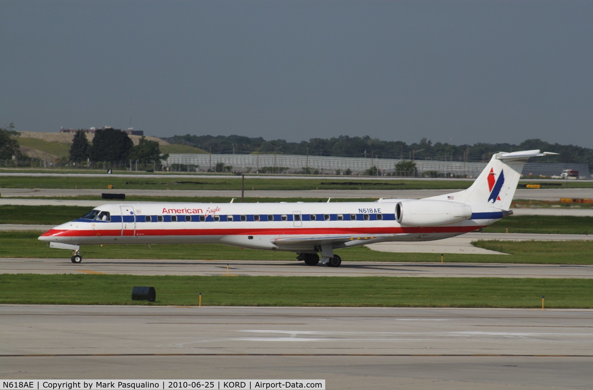 N618AE, 1998 Embraer ERJ-145LR (EMB-145LR) C/N 145097, EMB-145LR