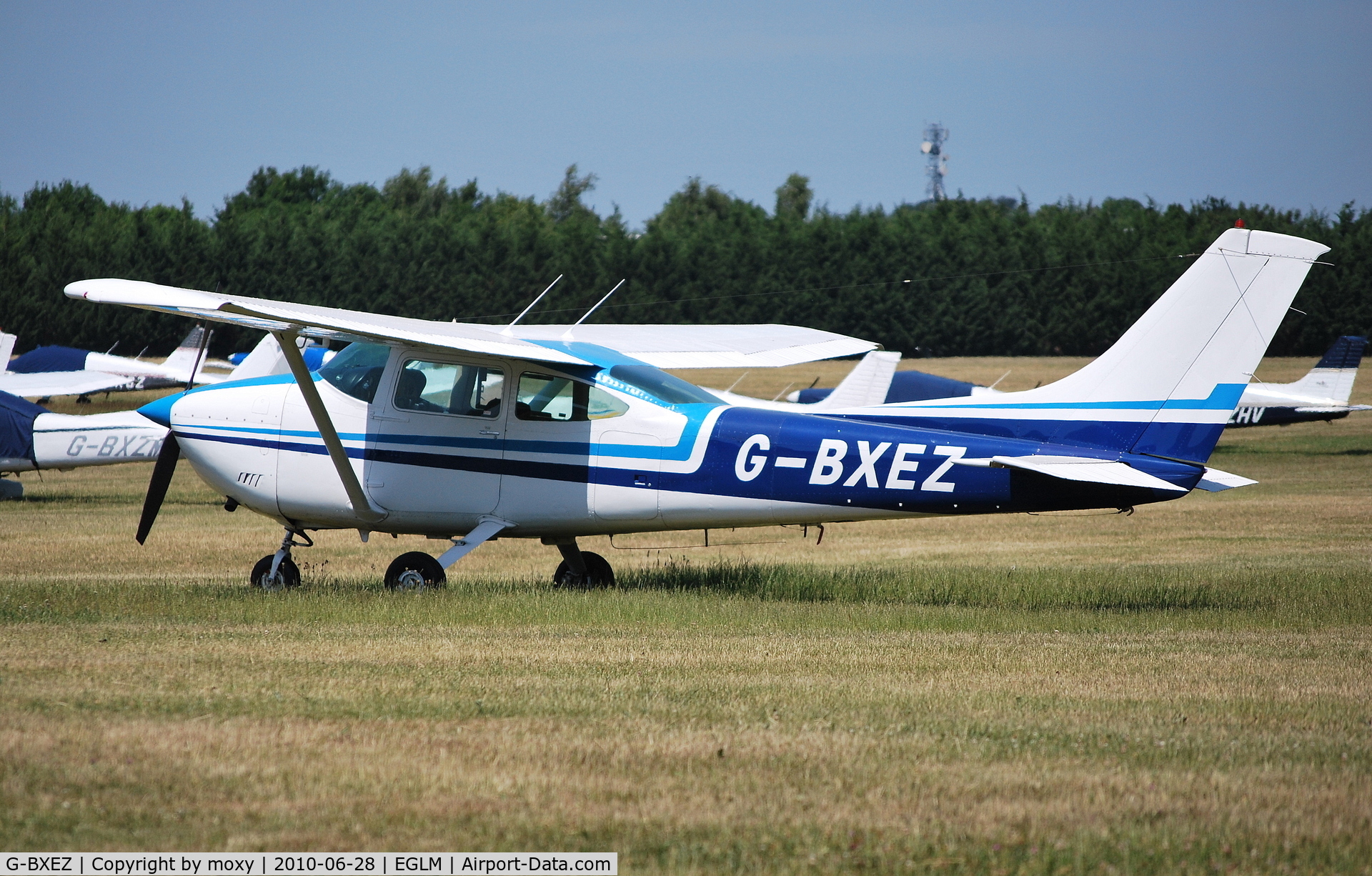 G-BXEZ, 1976 Cessna 182P Skylane C/N 182-64344, Cessna C182P Skylane, Ex OH-CHJ visiting White Waltham