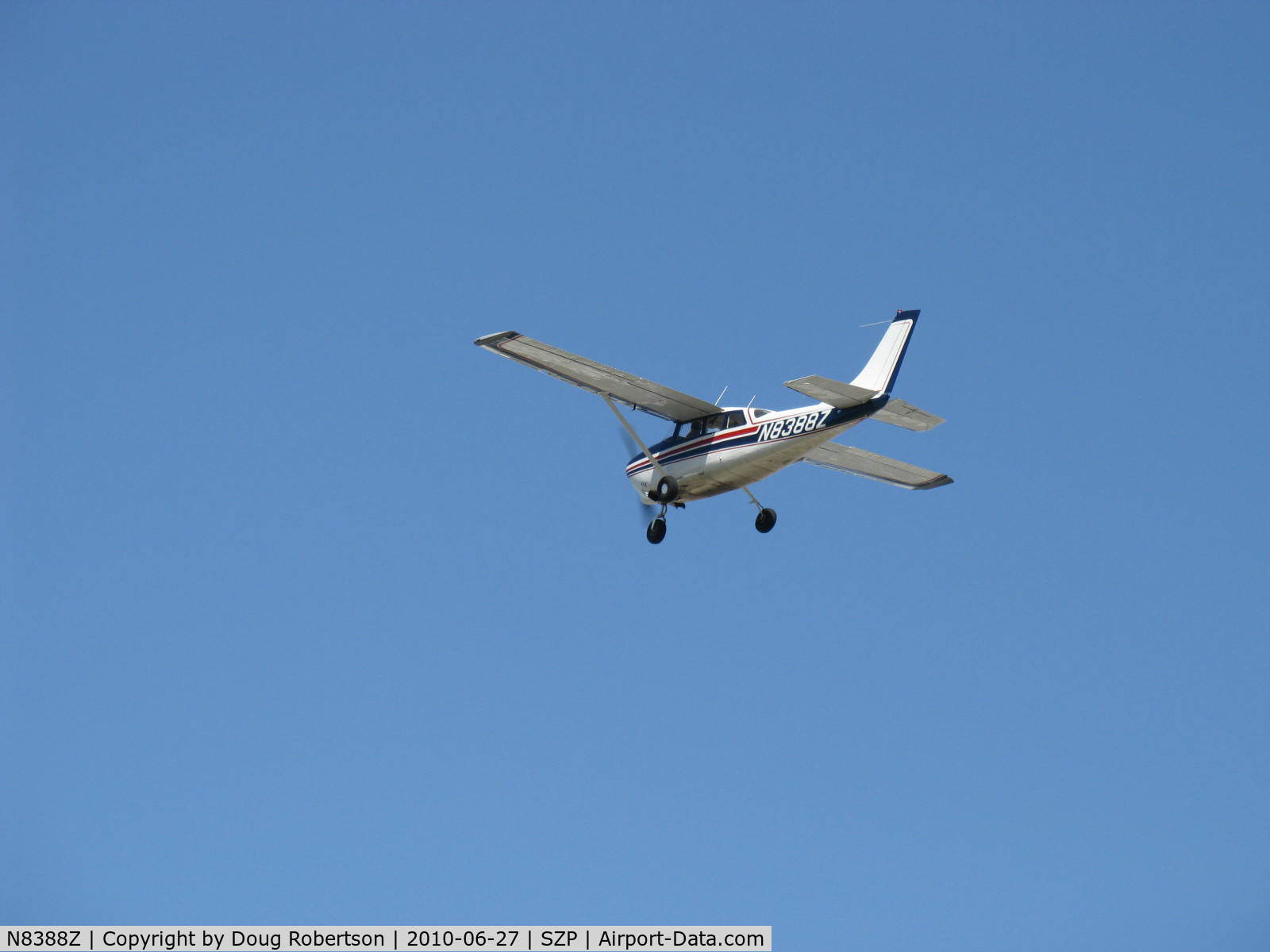 N8388Z, 1963 Cessna 210-5 C/N 205-0388, 1963 Cessna 210--5 (205) UTILINE (fixed gear version of 210C), Continental IO-470-E 260 Hp, takeoff climb  Rwy 22