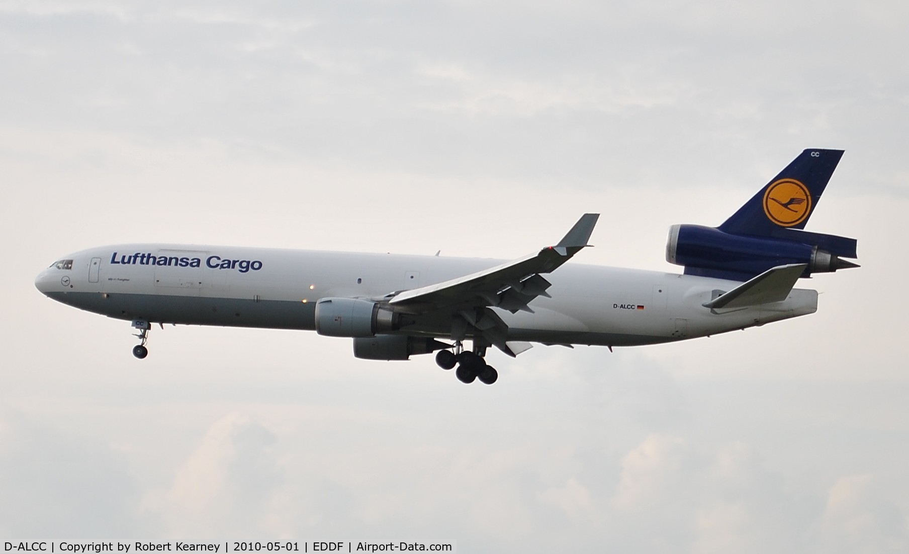 D-ALCC, 1998 McDonnell Douglas MD-11F C/N 48783, Lufthansa Cargo on short finals