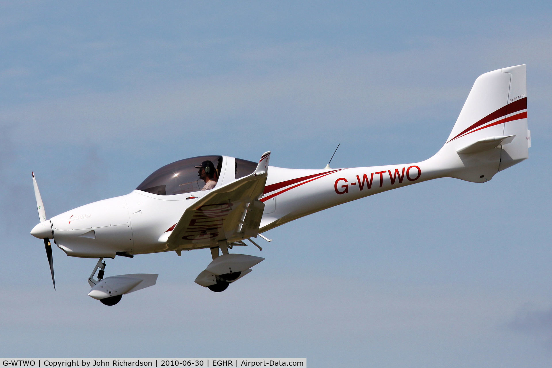 G-WTWO, 2007 Aquila A210 (AT01) C/N AT01-176, Finals into Goodwood