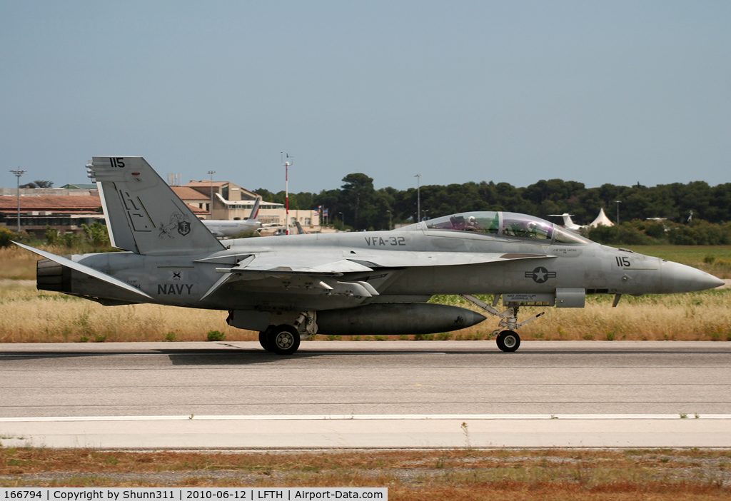 166794, Boeing F/A-18F Super Hornet C/N F167, Landing rwy 23... Coded as '115'