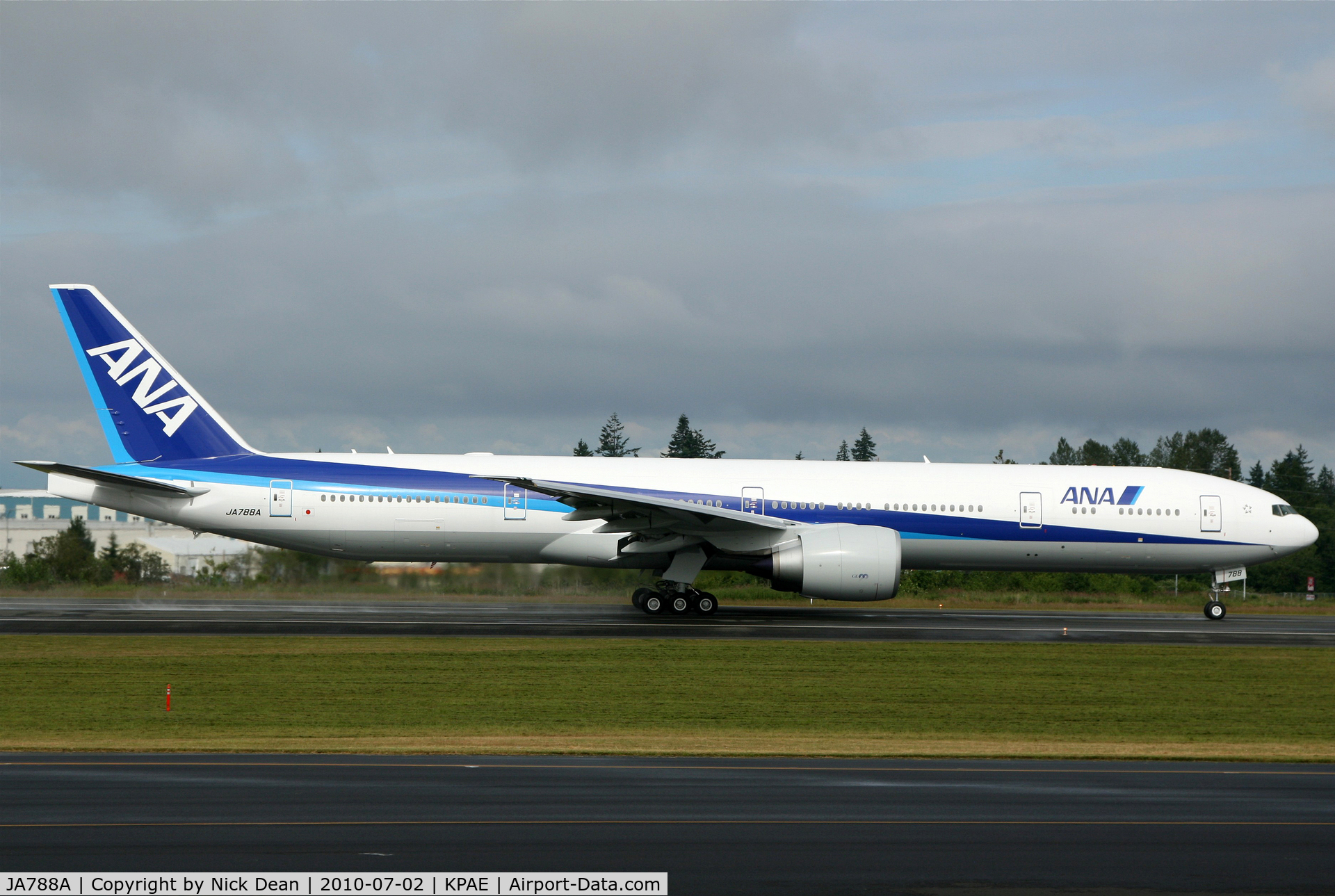 JA788A, 2010 Boeing 777-381/ER C/N 40686, KPAE
