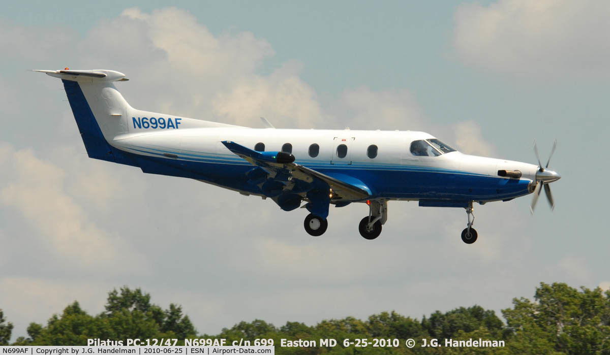 N699AF, 2006 Pilatus PC-12/47 C/N 699, touch down at Easton MD