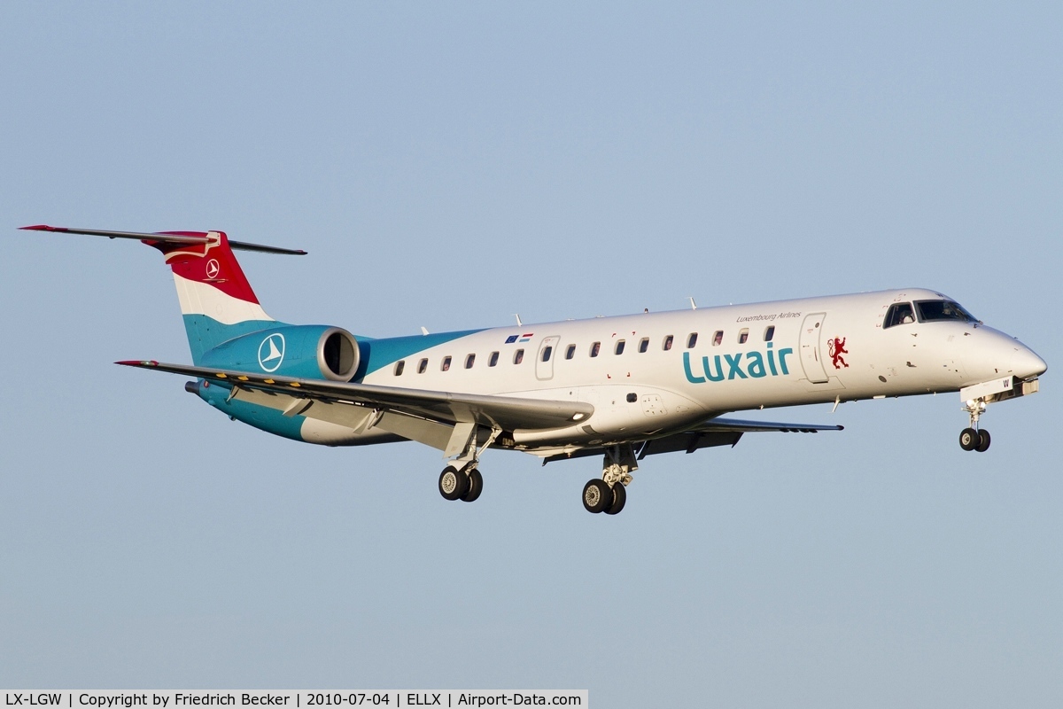 LX-LGW, 1999 Embraer EMB-145LU (ERJ-145LU) C/N 145135, short final RW24