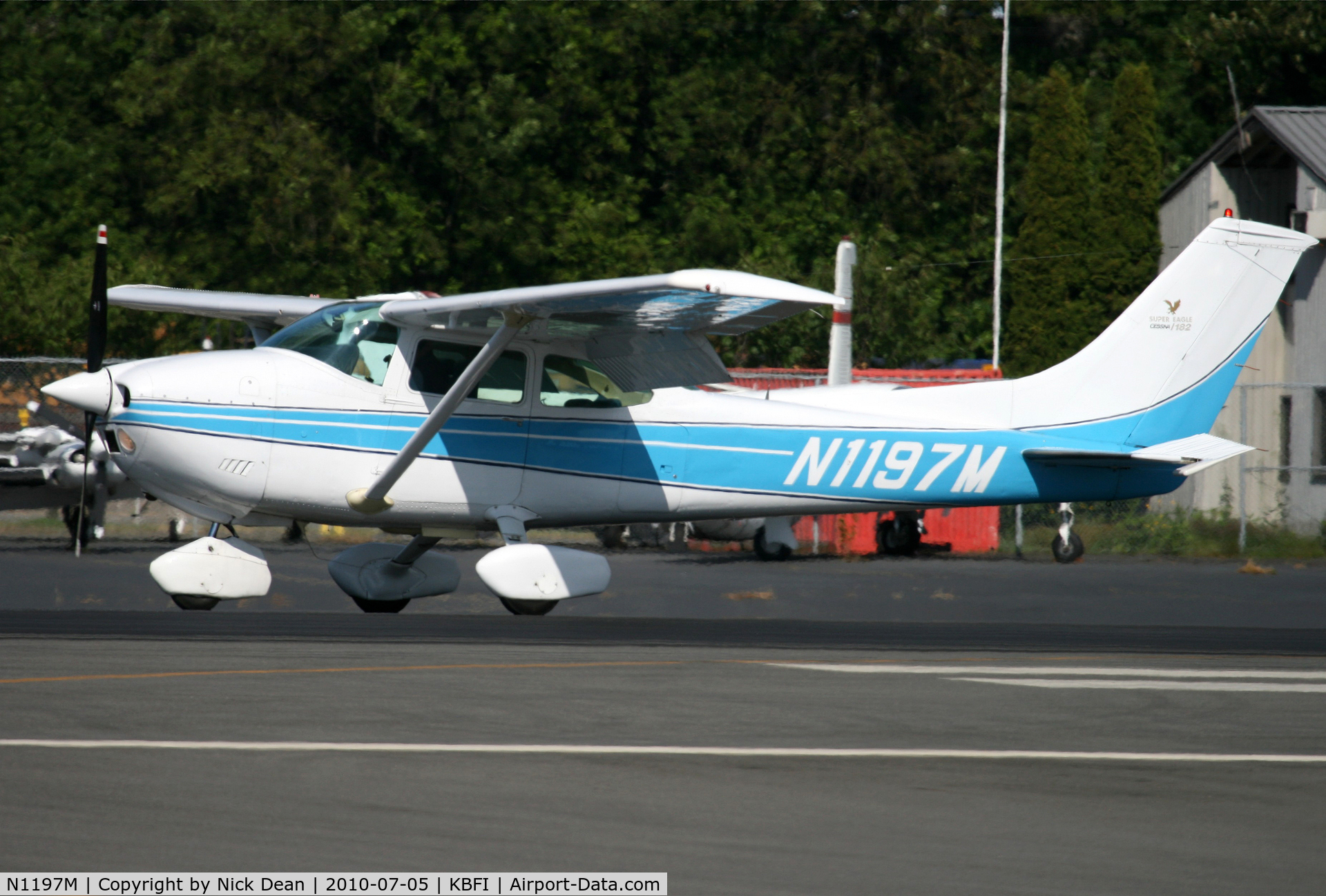 N1197M, 1975 Cessna 182P Skylane C/N 18264241, KBFI