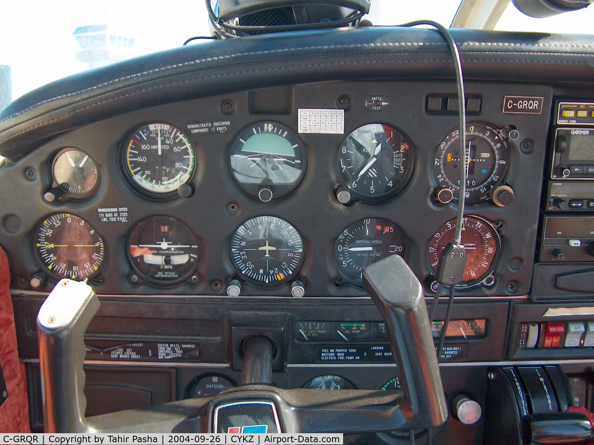 C-GRQR, 1979 Piper PA-28-161 C/N 28-7916369, Cockpit