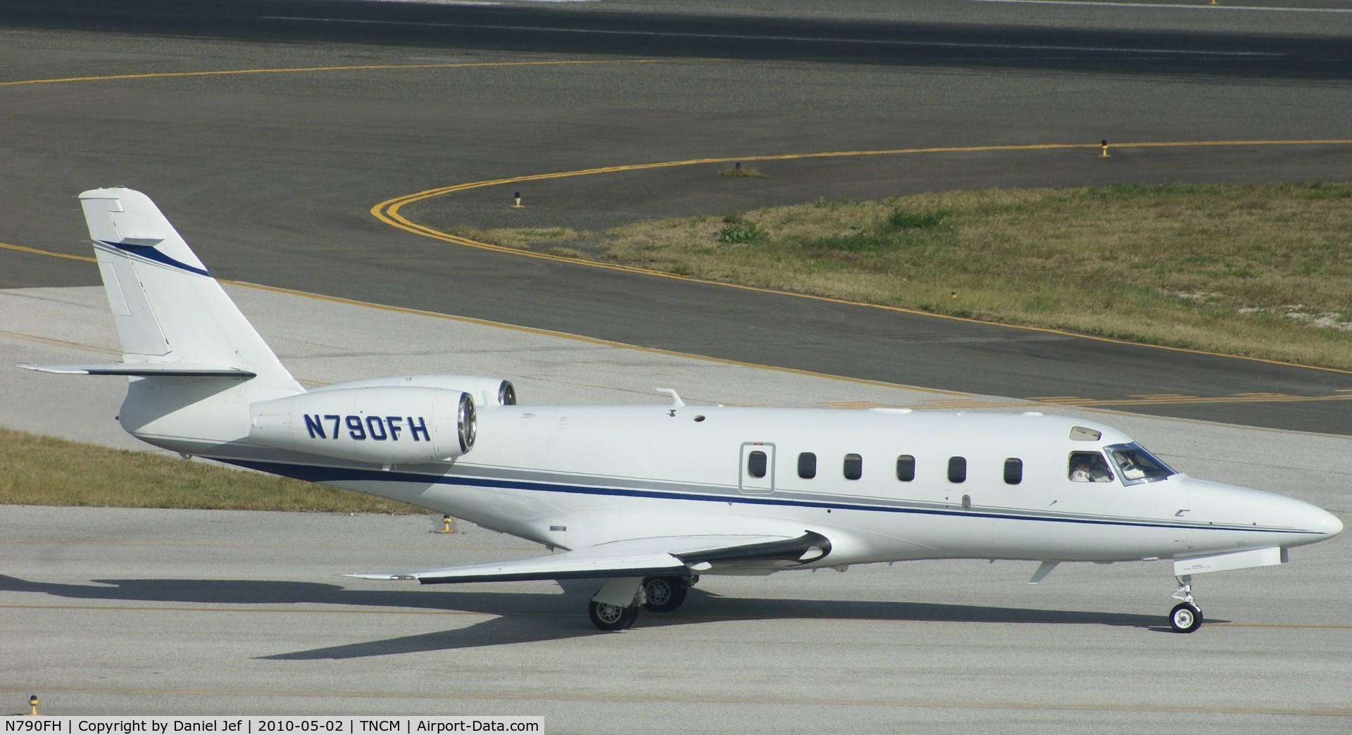 N790FH, 1991 Israel Aircraft Industries IAI-1125 Westwind Astra C/N 056, N790FH taxing the the active for take off