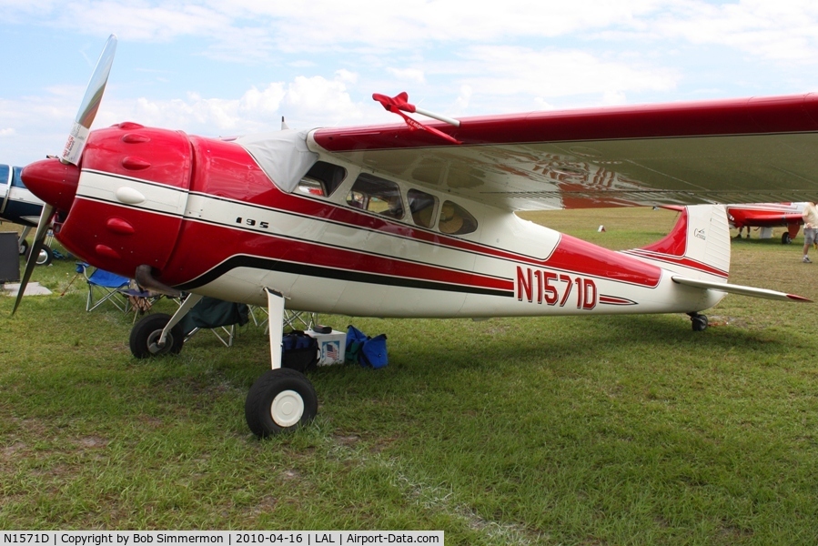 N1571D, 1952 Cessna 195A C/N 7793, Sun N Fun 2010
