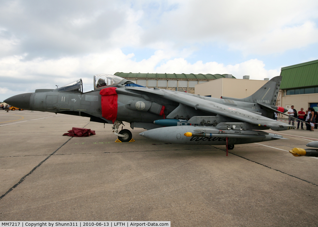 MM7217, McDonnell Douglas AV-8B+ Harrier II C/N 269/IT006, Static display during LFTH Open Day 2010...